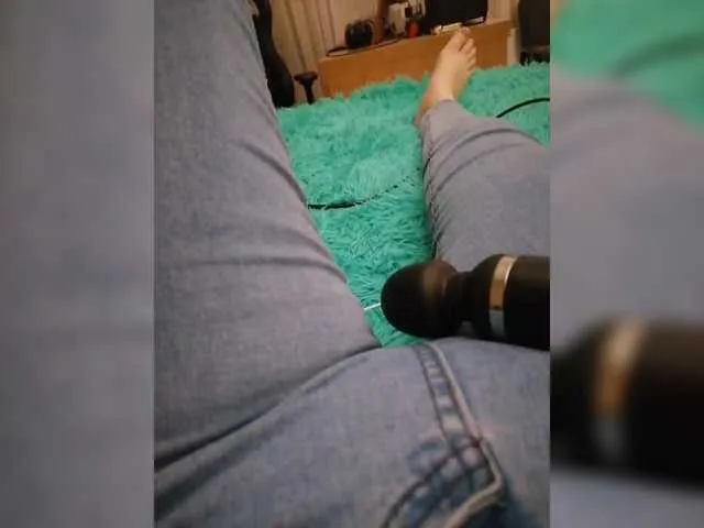 appr0ved – webcam model profile photo Image 2