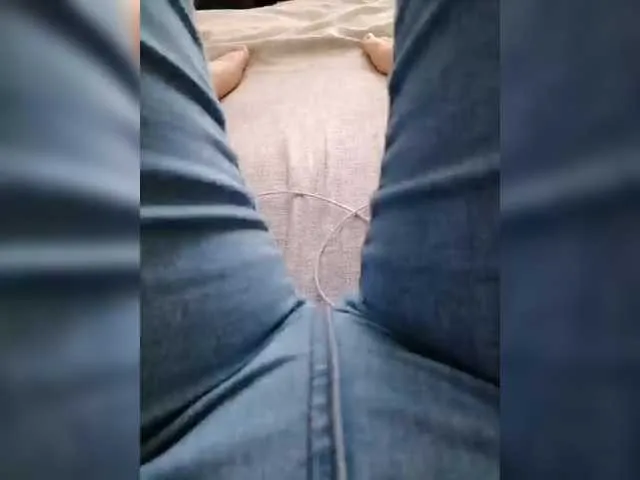 appr0ved – webcam model profile photo Image 3