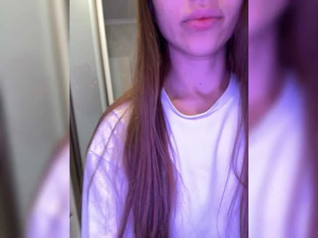 glossybabe_ – webcam model profile photo Image 10