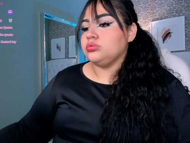 yummylaylax – webcam model profile photo Image 10