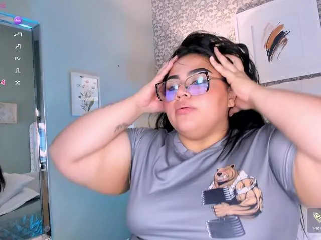 yummylaylax – webcam model profile photo Image 17