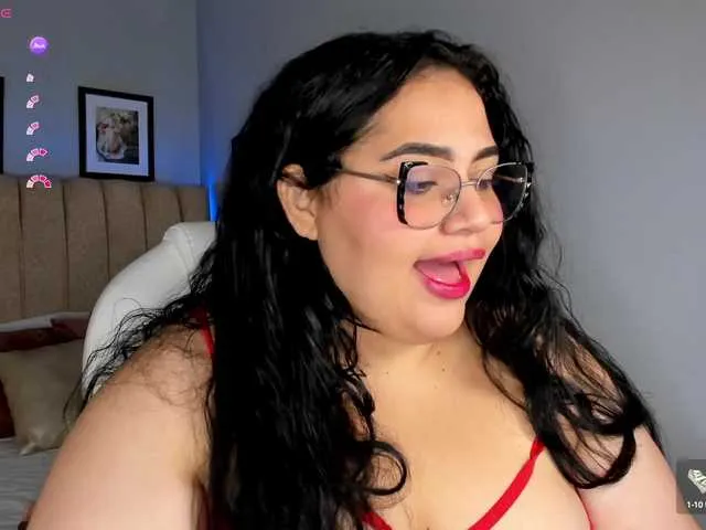 yummylaylax – webcam model profile photo Image 2