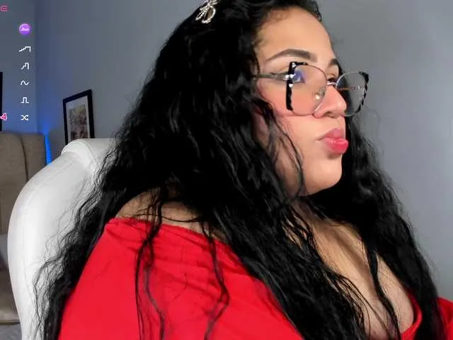 yummylaylax – webcam model profile photo Image 6