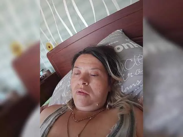 Likachkaa – webcam model profile photo Image 16