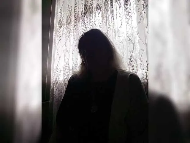 Likachkaa – webcam model profile photo Image 3