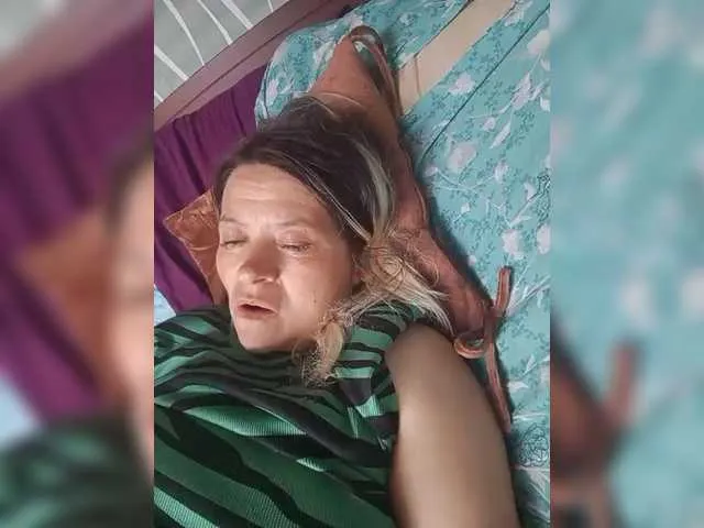 Likachkaa – webcam model profile photo Image 6