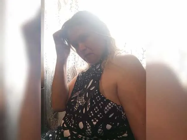 Likachkaa – webcam model profile photo Image 9