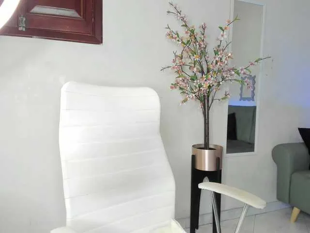 lisagrand – webcam model profile photo Image 8