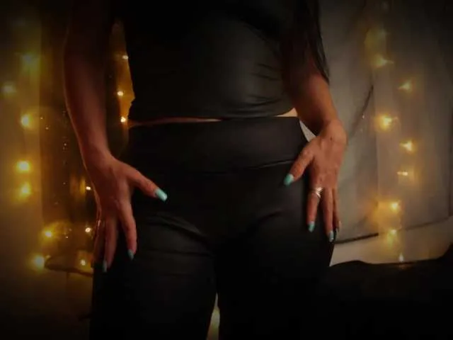 bunnydollstella – webcam model profile photo Image 11