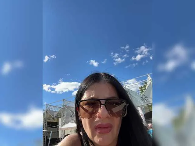 tassiarauj – webcam model profile photo Image 16