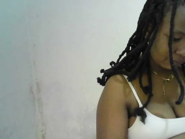 LinaTwins – webcam model profile photo Image 2