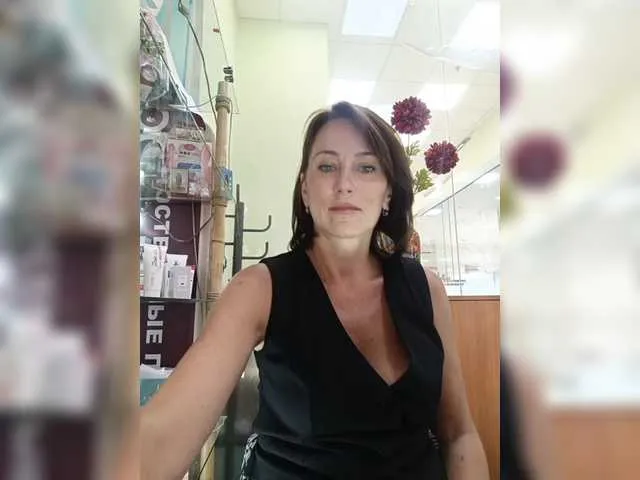 Likachkaa – webcam model profile photo Image 5