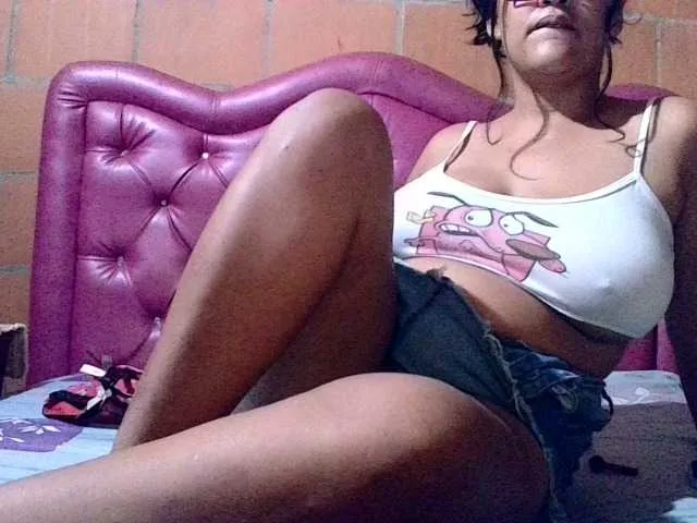 matildamoist – webcam model profile photo Image 6