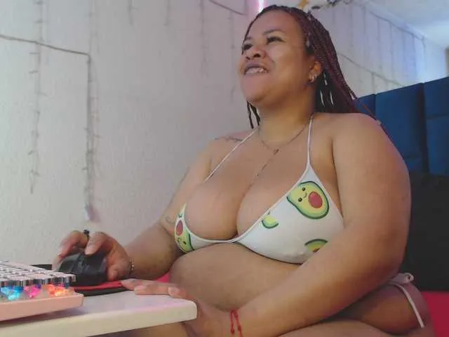 WhoreRobot – webcam model profile photo Image 11