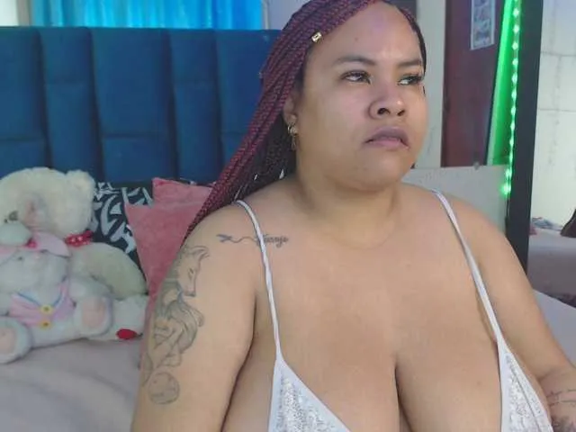 WhoreRobot – webcam model profile photo Image 6