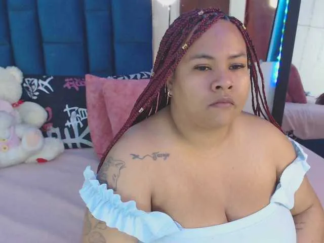 WhoreRobot – webcam model profile photo Image 7