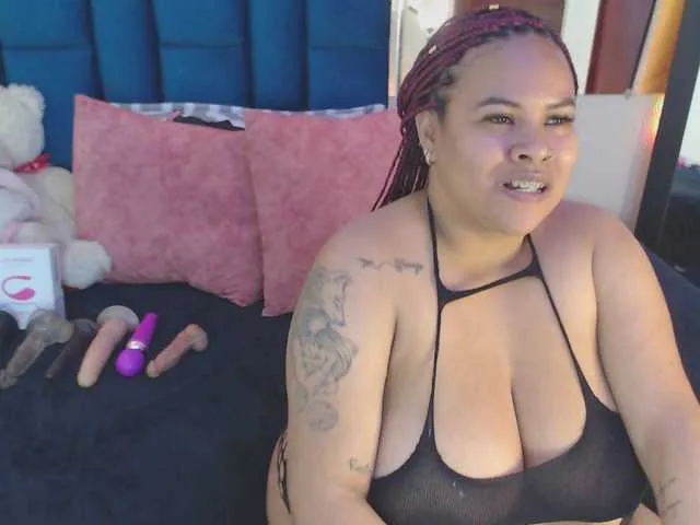 WhoreRobot – webcam model profile photo Image 9