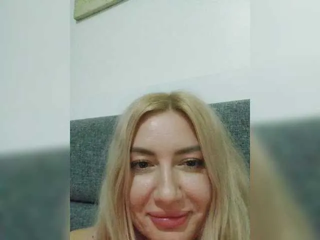 AlenaFeya – webcam model profile photo