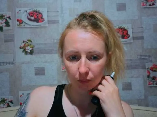 Kristallik-1 – webcam model profile photo Image 4
