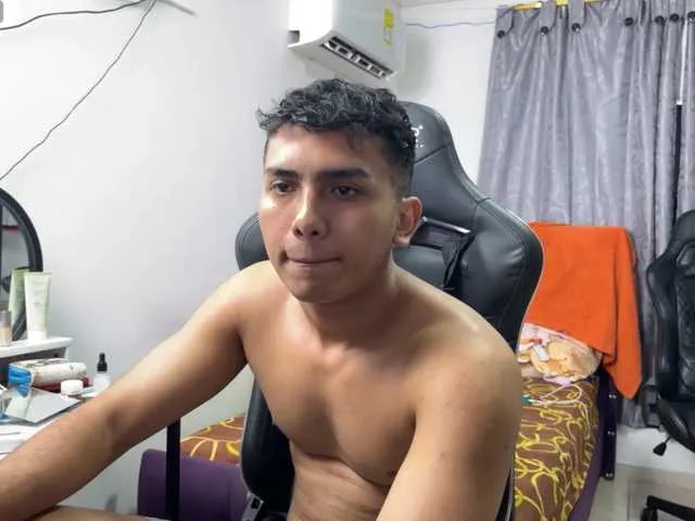MrZaxon – webcam model profile photo Image 18
