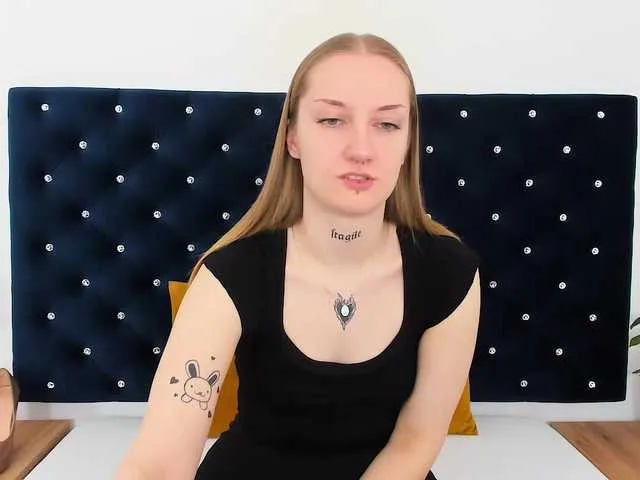 AlexaKisses Image 5