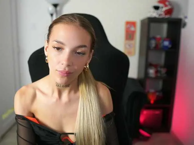 alexxisky – webcam model profile photo