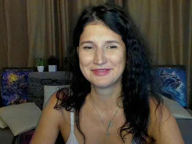 liz_holmes – webcam model profile photo Image 18