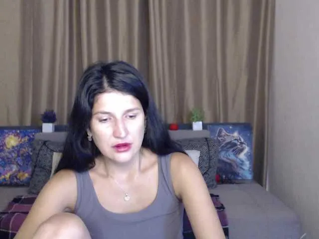 liz_holmes – webcam model profile photo Image 7