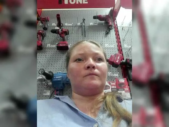 diffgirls1-1 – webcam model profile photo Image 8