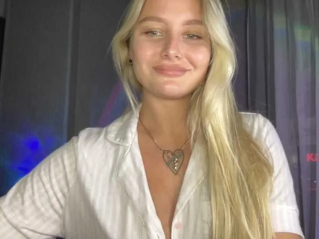 lila_elliot – webcam model profile photo Image 3