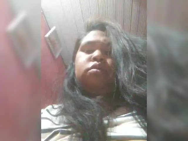 MinniMia – webcam model profile photo Image 9