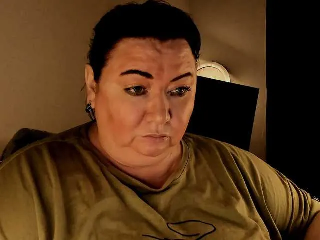 diffgirls1-1 – webcam model profile photo Image 12