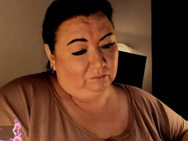 diffgirls1-1 – webcam model profile photo Image 14