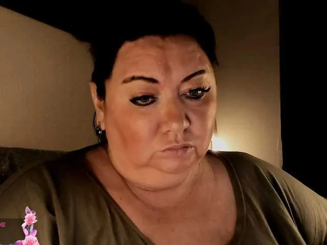 diffgirls1-1 – webcam model profile photo Image 15