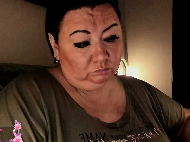 diffgirls1-1 – webcam model profile photo Image 19