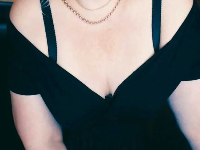 Alisa1917 – webcam model profile photo