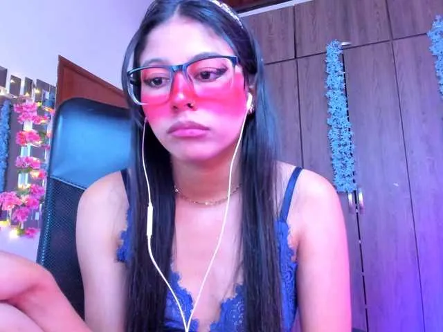 glossybabe_ – webcam model profile photo Image 11