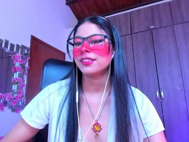 glossybabe_ – webcam model profile photo Image 15