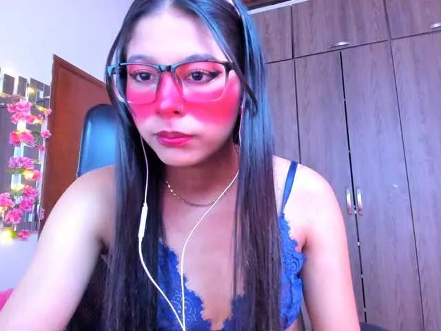 glossybabe_ – webcam model profile photo Image 17