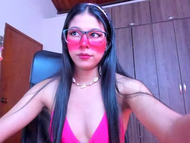 glossybabe_ – webcam model profile photo Image 18