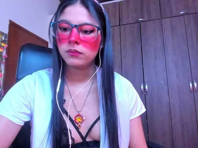 glossybabe_ – webcam model profile photo Image 19