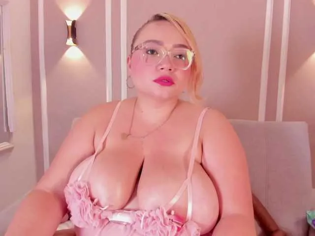 Cat-Bars69 – webcam model profile photo Image 9