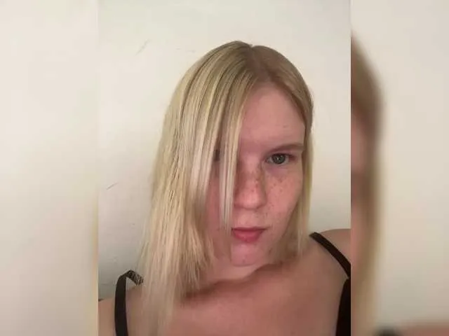babyhuelix – webcam model profile photo Image 12