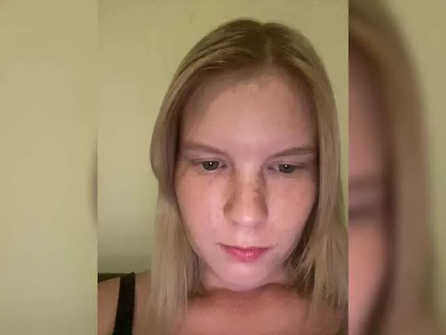 babyhuelix – webcam model profile photo Image 13