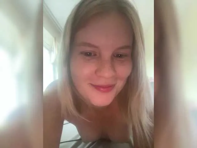 babyhuelix – webcam model profile photo Image 16