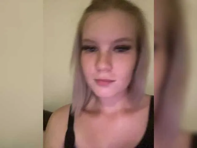 babyhuelix – webcam model profile photo Image 19