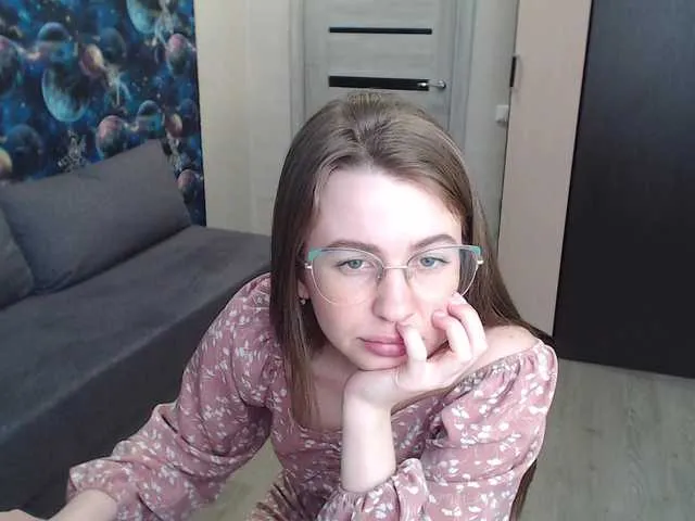 Likachkaa – webcam model profile photo Image 8