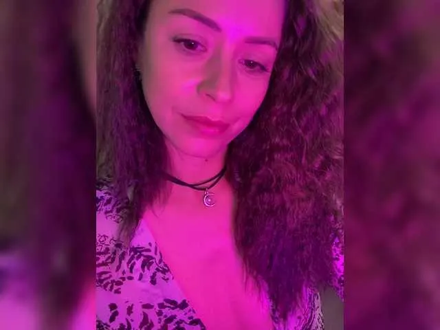 LinaTwins – webcam model profile photo Image 13