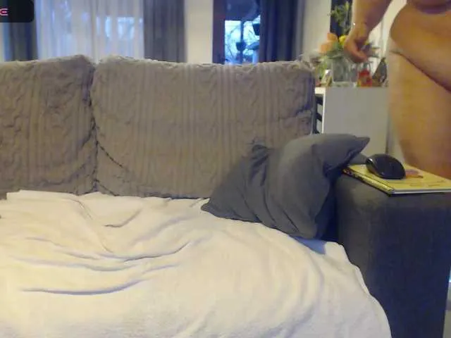 rosyemily – webcam model profile photo Image 3