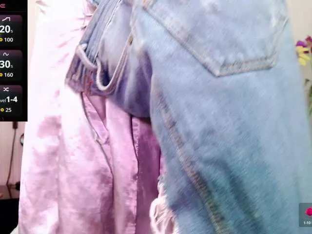 heymartina – webcam model profile photo Image 10